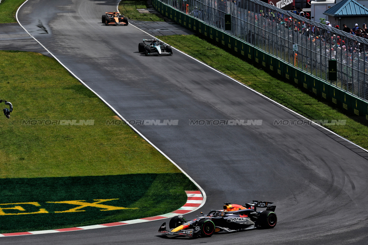 GP CANADA, Max Verstappen (NLD) Red Bull Racing RB20.

09.06.2024. Formula 1 World Championship, Rd 9, Canadian Grand Prix, Montreal, Canada, Gara Day.

 - www.xpbimages.com, EMail: requests@xpbimages.com © Copyright: Coates / XPB Images