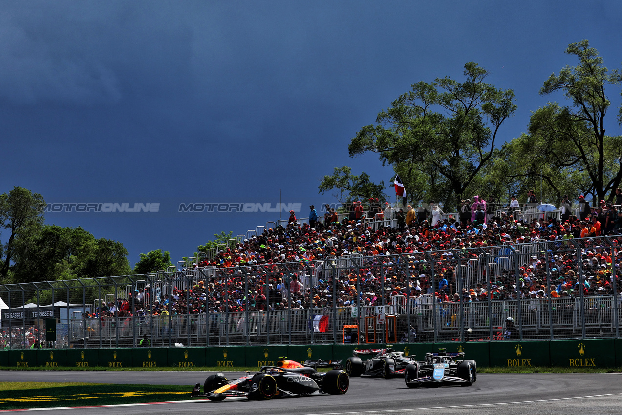 GP CANADA, Sergio Perez (MEX) Red Bull Racing RB20.

09.06.2024. Formula 1 World Championship, Rd 9, Canadian Grand Prix, Montreal, Canada, Gara Day.

 - www.xpbimages.com, EMail: requests@xpbimages.com © Copyright: Coates / XPB Images