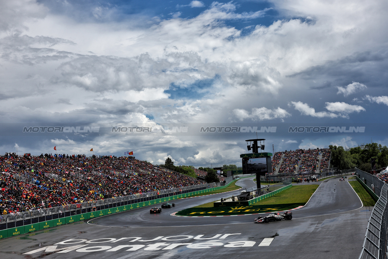 GP CANADA, Nico Hulkenberg (GER) Haas VF-24.

09.06.2024. Formula 1 World Championship, Rd 9, Canadian Grand Prix, Montreal, Canada, Gara Day.

 - www.xpbimages.com, EMail: requests@xpbimages.com © Copyright: Coates / XPB Images