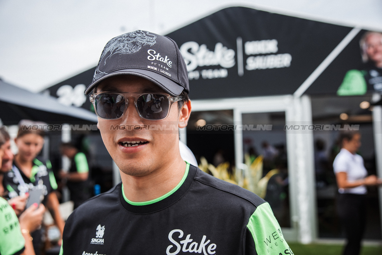 GP CANADA, Zhou Guanyu (CHN) Sauber.

06.06.2024. Formula 1 World Championship, Rd 9, Canadian Grand Prix, Montreal, Canada, Preparation Day.

- www.xpbimages.com, EMail: requests@xpbimages.com © Copyright: Bearne / XPB Images
