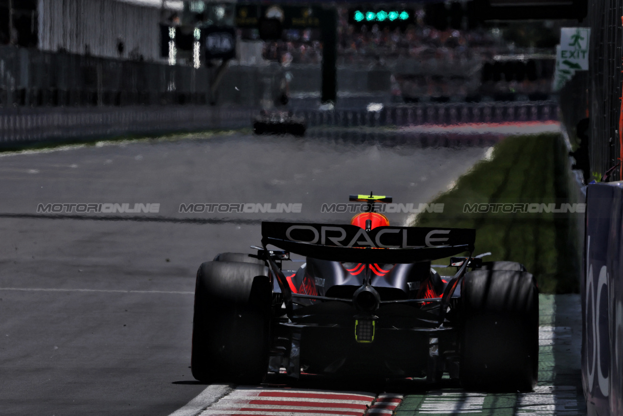 GP CANADA, Sergio Perez (MEX) Red Bull Racing RB20.

08.06.2024. Formula 1 World Championship, Rd 9, Canadian Grand Prix, Montreal, Canada, Qualifiche Day.

- www.xpbimages.com, EMail: requests@xpbimages.com © Copyright: Charniaux / XPB Images