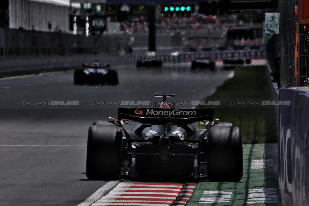 GP CANADA, Kevin Magnussen (DEN) Haas VF-24.

08.06.2024. Formula 1 World Championship, Rd 9, Canadian Grand Prix, Montreal, Canada, Qualifiche Day.

- www.xpbimages.com, EMail: requests@xpbimages.com © Copyright: Charniaux / XPB Images