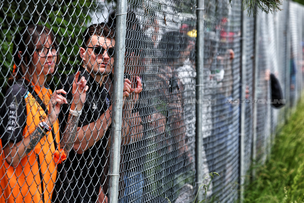 GP CANADA, Circuit Atmosfera - fans trackside.

08.06.2024. Formula 1 World Championship, Rd 9, Canadian Grand Prix, Montreal, Canada, Qualifiche Day.

 - www.xpbimages.com, EMail: requests@xpbimages.com © Copyright: Coates / XPB Images