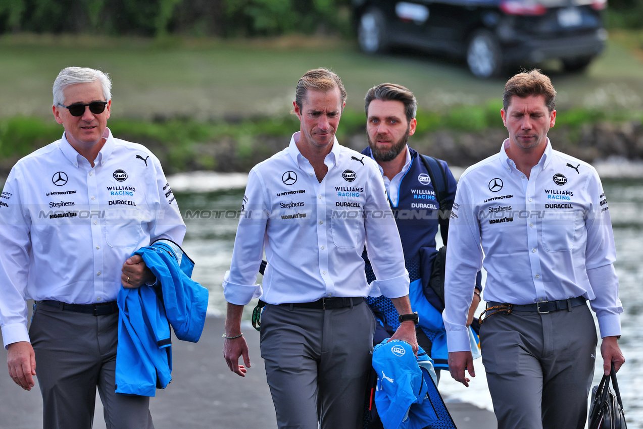 GP CANADA, (L to R): Matthew Savage, Dorilton Capital Chairman - Williams Racing Director; James Matthews (GBR) Eden Rock Group CEO - Williams Racing Board Member; e James Vowles (GBR) Williams Racing Team Principal.

08.06.2024. Formula 1 World Championship, Rd 9, Canadian Grand Prix, Montreal, Canada, Qualifiche Day.

 - www.xpbimages.com, EMail: requests@xpbimages.com © Copyright: Coates / XPB Images