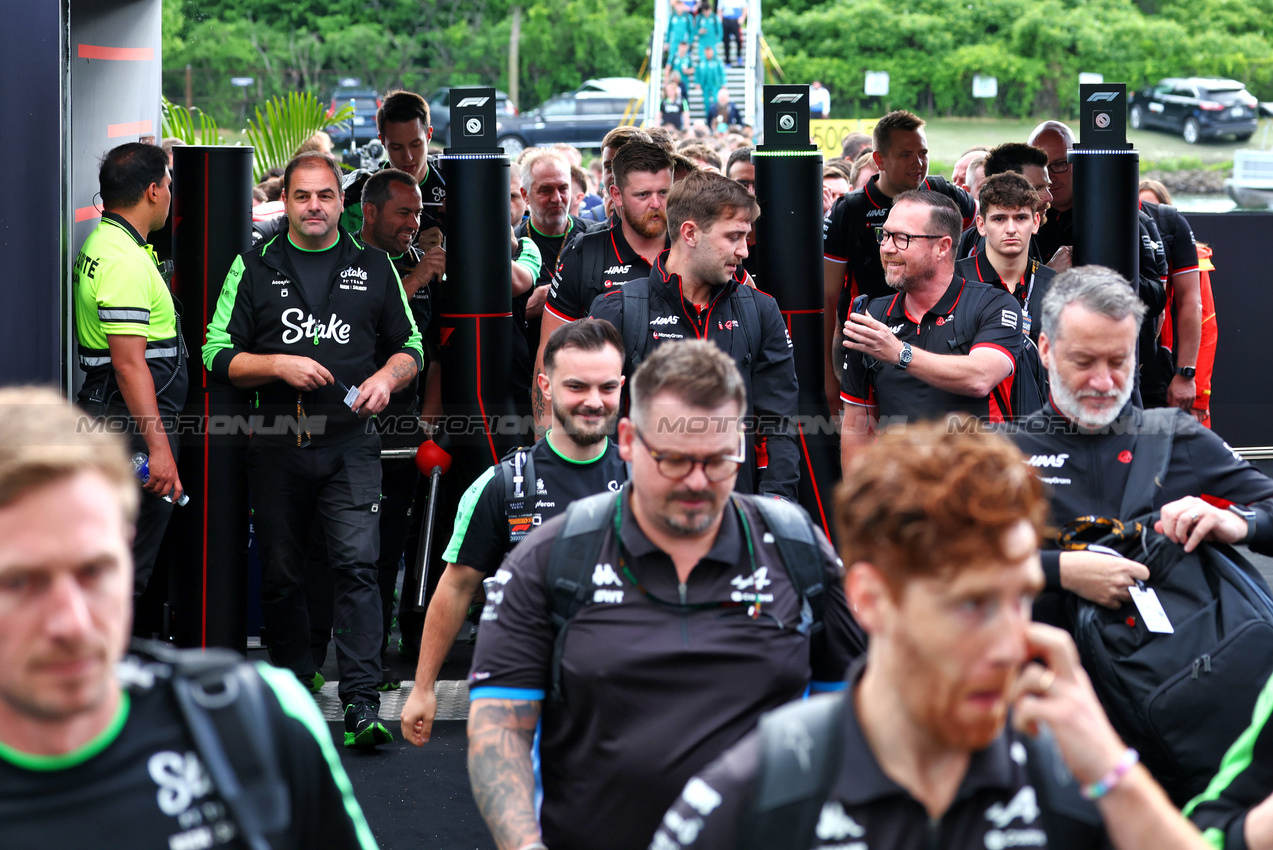 GP CANADA, Circuit Atmosfera - Haas F1 Team enter the paddock as curfew ends.

08.06.2024. Formula 1 World Championship, Rd 9, Canadian Grand Prix, Montreal, Canada, Qualifiche Day.

 - www.xpbimages.com, EMail: requests@xpbimages.com © Copyright: Coates / XPB Images