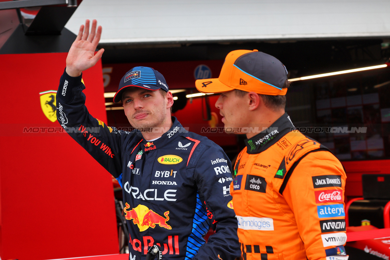 GP CANADA, (L to R): Max Verstappen (NLD) Red Bull Racing e Lando Norris (GBR) McLaren in qualifying parc ferme.

08.06.2024. Formula 1 World Championship, Rd 9, Canadian Grand Prix, Montreal, Canada, Qualifiche Day.

- www.xpbimages.com, EMail: requests@xpbimages.com © Copyright: Batchelor / XPB Images