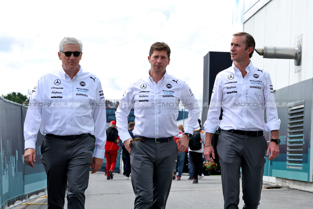 GP CANADA, (L to R): Matthew Savage, Dorilton Capital Chairman - Williams Racing Director with James Vowles (GBR) Williams Racing Team Principal e James Matthews (GBR) Eden Rock Group CEO - Williams Racing Board Member.

08.06.2024. Formula 1 World Championship, Rd 9, Canadian Grand Prix, Montreal, Canada, Qualifiche Day.

- www.xpbimages.com, EMail: requests@xpbimages.com © Copyright: Bearne / XPB Images