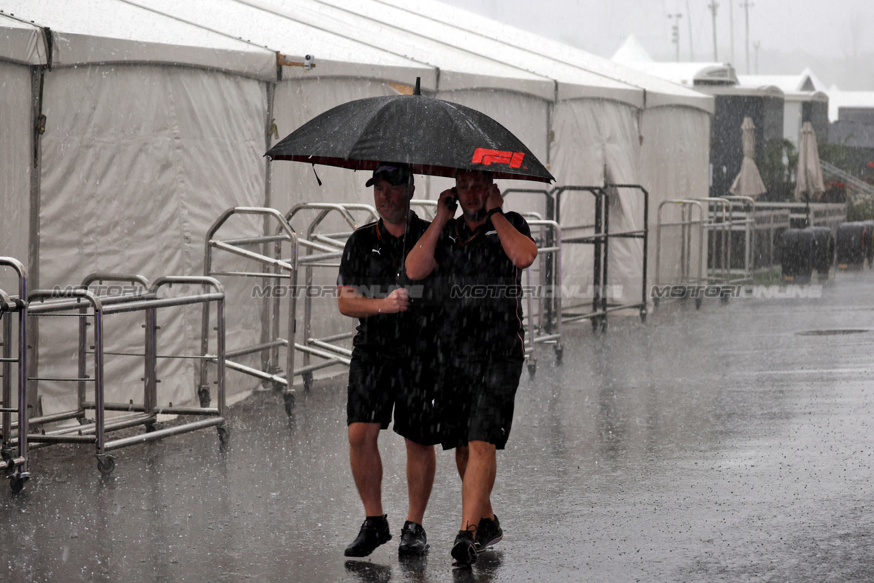 GP CANADA, Paddock Atmosfera - rain.

07.06.2024. Formula 1 World Championship, Rd 9, Canadian Grand Prix, Montreal, Canada, Practice Day.

- www.xpbimages.com, EMail: requests@xpbimages.com © Copyright: Bearne / XPB Images