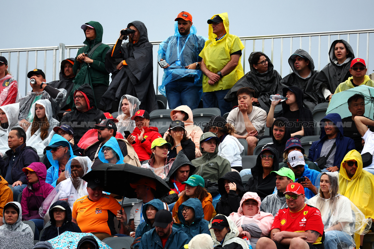 GP CANADA, Circuit Atmosfera - fans in the grandstand.

07.06.2024. Formula 1 World Championship, Rd 9, Canadian Grand Prix, Montreal, Canada, Practice Day.

 - www.xpbimages.com, EMail: requests@xpbimages.com © Copyright: Coates / XPB Images