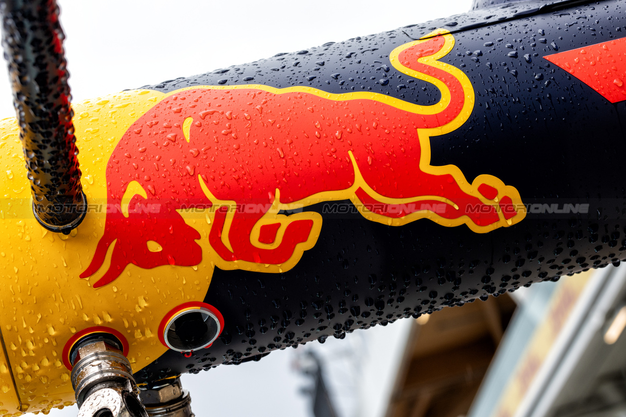 GP CANADA, Red Bull Racing pit stop equipment.

07.06.2024. Formula 1 World Championship, Rd 9, Canadian Grand Prix, Montreal, Canada, Practice Day.

 - www.xpbimages.com, EMail: requests@xpbimages.com © Copyright: Coates / XPB Images