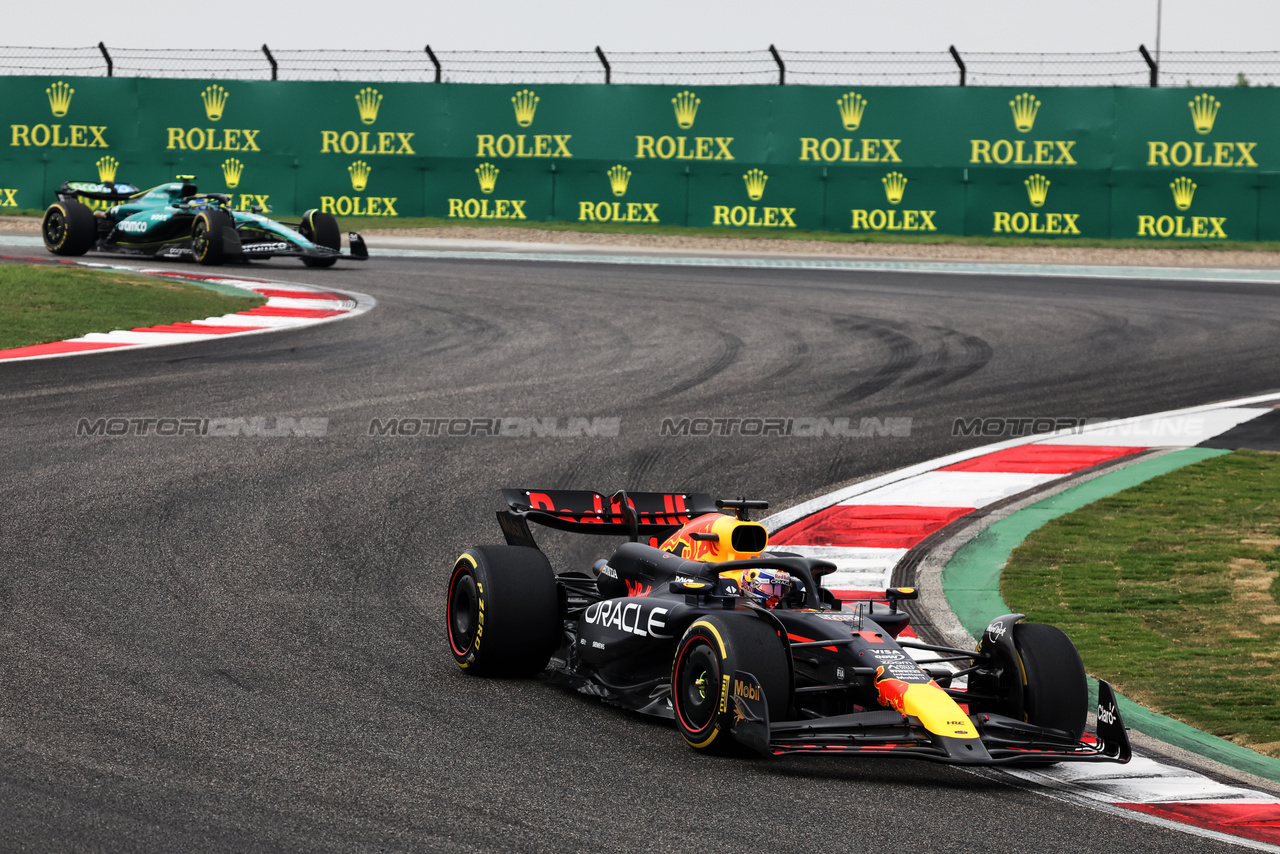 GP CINA, Max Verstappen (NLD) Red Bull Racing RB20.

21.04.2024. Formula 1 World Championship, Rd 5, Chinese Grand Prix, Shanghai, China, Gara Day.

- www.xpbimages.com, EMail: requests@xpbimages.com © Copyright: Bearne / XPB Images