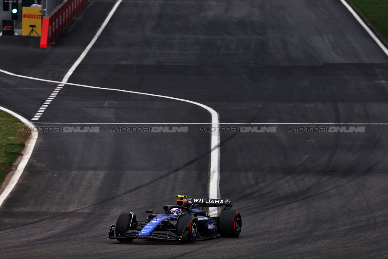 GP CINA, Logan Sargeant (USA) Williams Racing FW46.

21.04.2024. Formula 1 World Championship, Rd 5, Chinese Grand Prix, Shanghai, China, Gara Day.

- www.xpbimages.com, EMail: requests@xpbimages.com © Copyright: Batchelor / XPB Images