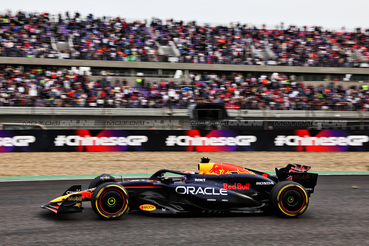 GP CINA, Max Verstappen (NLD) Red Bull Racing RB20.

21.04.2024. Formula 1 World Championship, Rd 5, Chinese Grand Prix, Shanghai, China, Gara Day.

- www.xpbimages.com, EMail: requests@xpbimages.com © Copyright: Batchelor / XPB Images