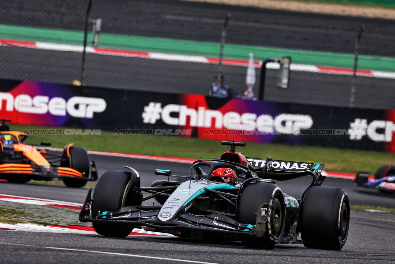 GP CINA, George Russell (GBR) Mercedes AMG F1 W15.

21.04.2024. Formula 1 World Championship, Rd 5, Chinese Grand Prix, Shanghai, China, Gara Day.

- www.xpbimages.com, EMail: requests@xpbimages.com © Copyright: Batchelor / XPB Images