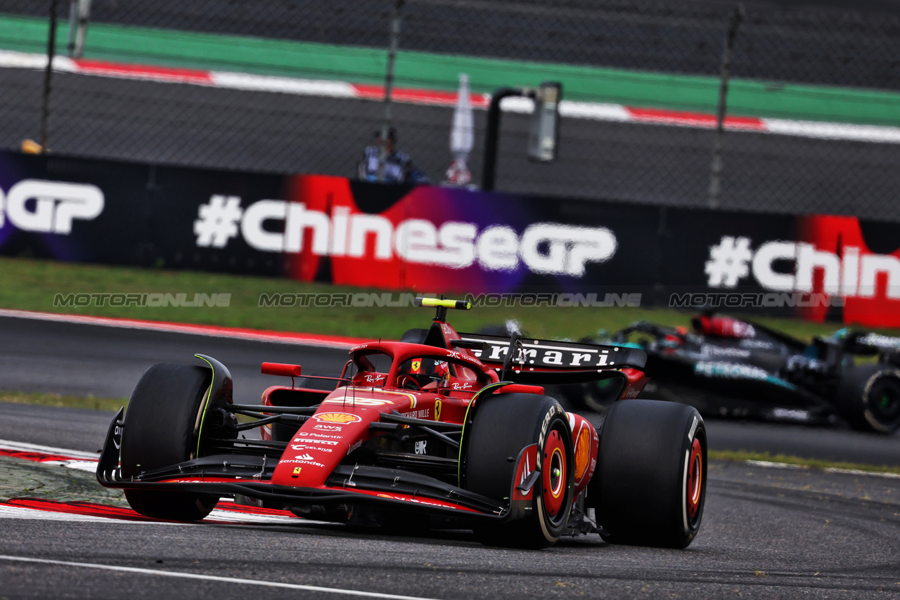 GP CINA, Carlos Sainz Jr (ESP) Ferrari SF-24.

21.04.2024. Formula 1 World Championship, Rd 5, Chinese Grand Prix, Shanghai, China, Gara Day.

- www.xpbimages.com, EMail: requests@xpbimages.com © Copyright: Batchelor / XPB Images