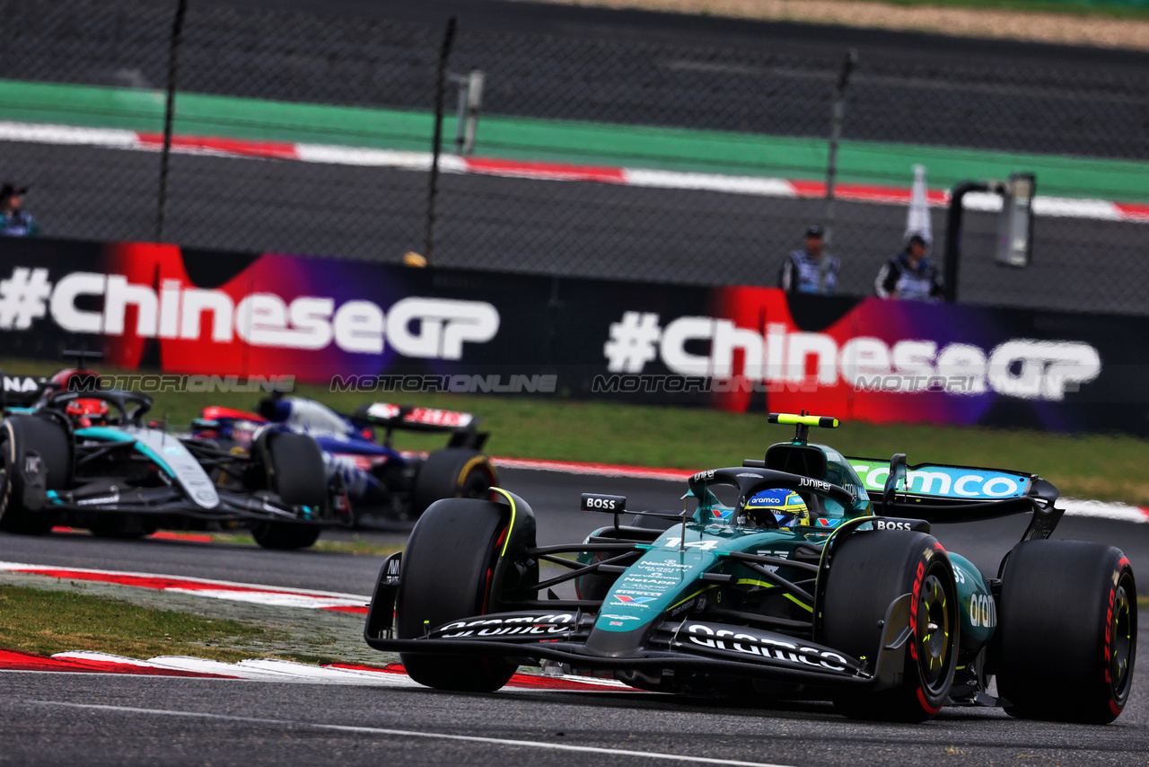 GP CINA, Fernando Alonso (ESP) Aston Martin F1 Team AMR24.

21.04.2024. Formula 1 World Championship, Rd 5, Chinese Grand Prix, Shanghai, China, Gara Day.

- www.xpbimages.com, EMail: requests@xpbimages.com © Copyright: Batchelor / XPB Images