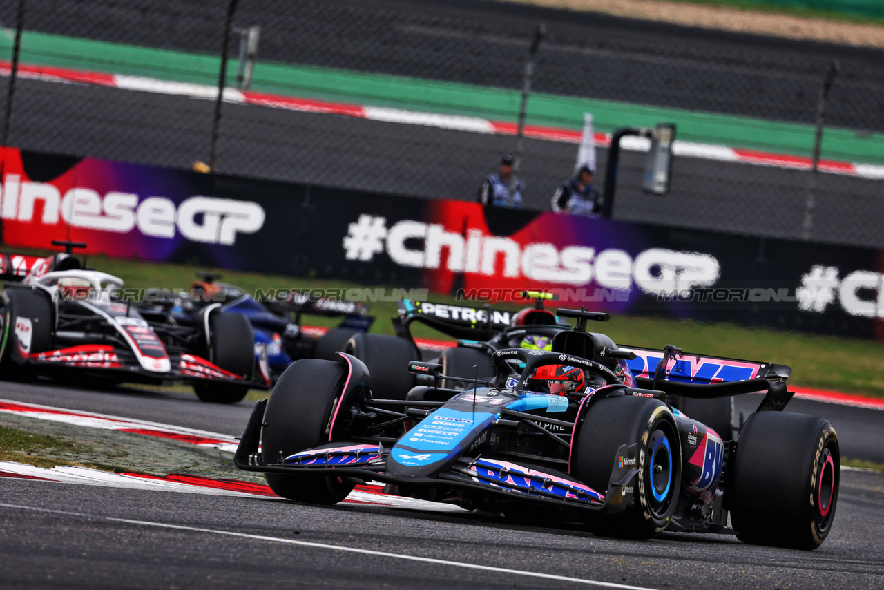 GP CINA, Esteban Ocon (FRA) Alpine F1 Team A524.

21.04.2024. Formula 1 World Championship, Rd 5, Chinese Grand Prix, Shanghai, China, Gara Day.

- www.xpbimages.com, EMail: requests@xpbimages.com © Copyright: Batchelor / XPB Images