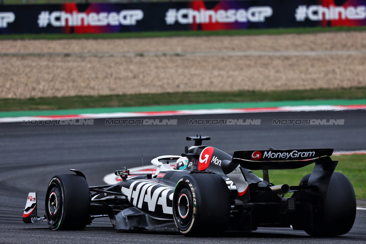 GP CINA, Kevin Magnussen (DEN) Haas VF-24.

21.04.2024. Formula 1 World Championship, Rd 5, Chinese Grand Prix, Shanghai, China, Gara Day.

- www.xpbimages.com, EMail: requests@xpbimages.com © Copyright: Batchelor / XPB Images