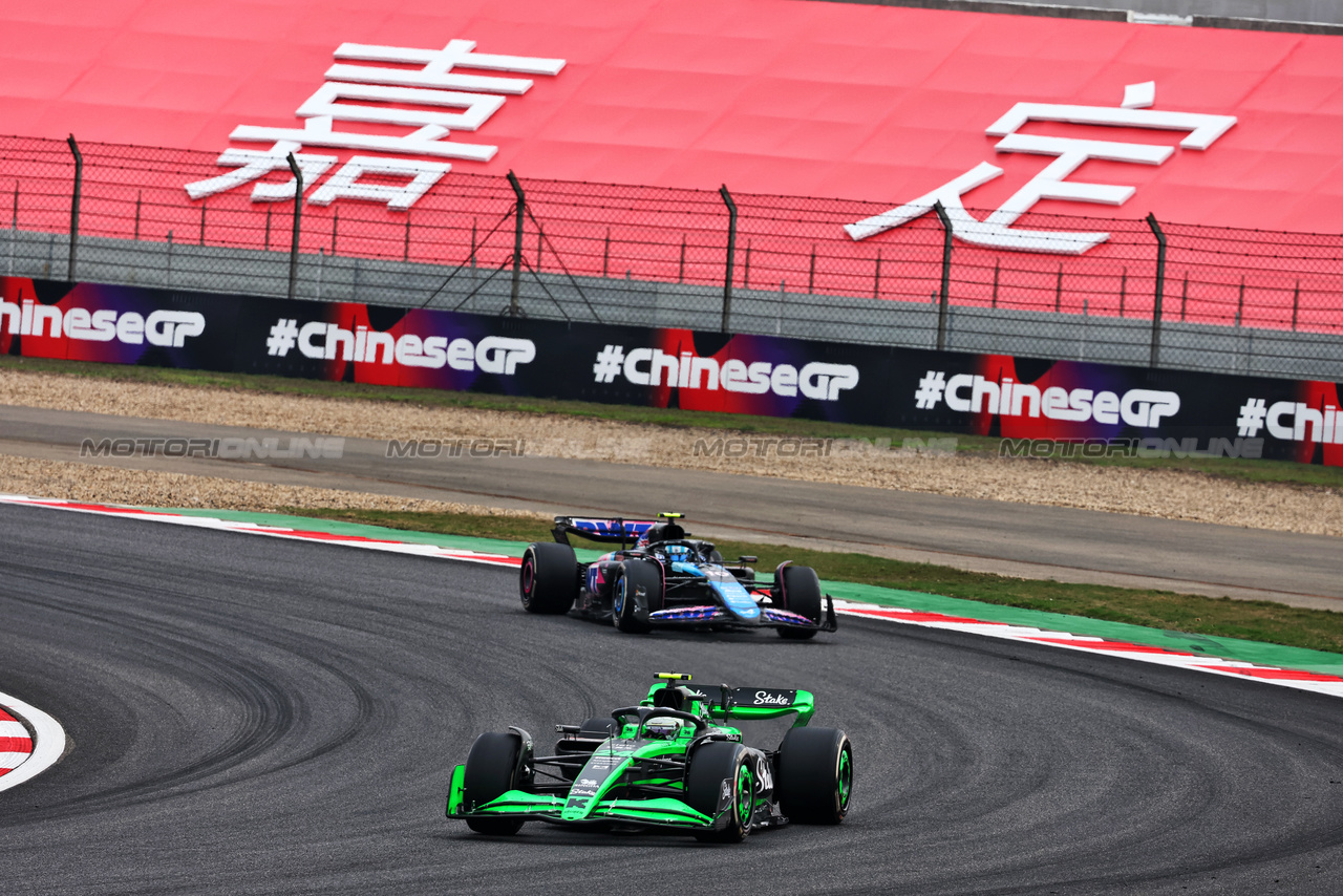 GP CINA, Zhou Guanyu (CHN) Sauber C44.

21.04.2024. Formula 1 World Championship, Rd 5, Chinese Grand Prix, Shanghai, China, Gara Day.

- www.xpbimages.com, EMail: requests@xpbimages.com © Copyright: Batchelor / XPB Images