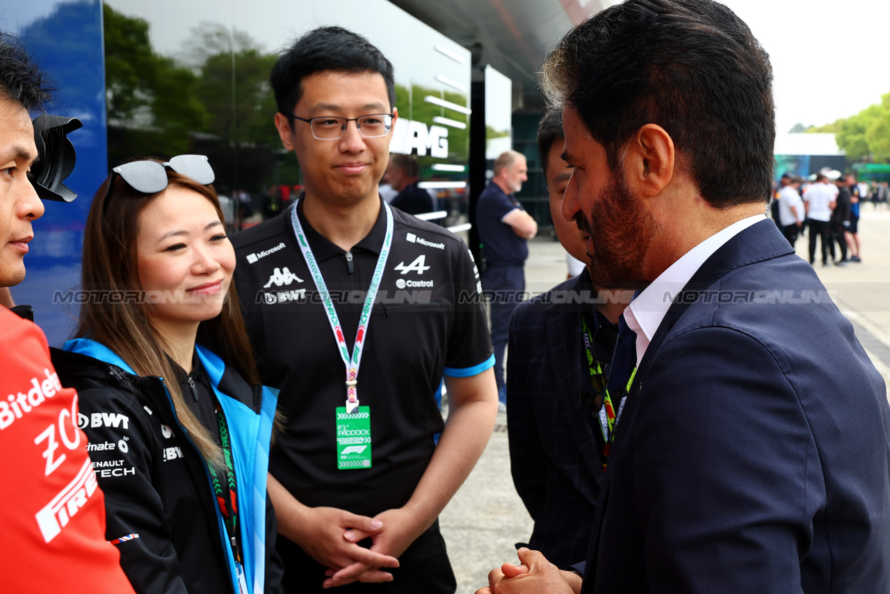 GP CINA, (L to R): Anisa Hung, Alpine F1 Team Partner Management with Mohammed Bin Sulayem (UAE) FIA President.

21.04.2024. Formula 1 World Championship, Rd 5, Chinese Grand Prix, Shanghai, China, Gara Day.

- www.xpbimages.com, EMail: requests@xpbimages.com © Copyright: Batchelor / XPB Images