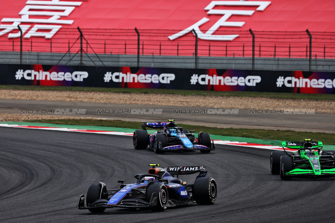 GP CINA, Logan Sargeant (USA) Williams Racing FW46.

21.04.2024. Formula 1 World Championship, Rd 5, Chinese Grand Prix, Shanghai, China, Gara Day.

- www.xpbimages.com, EMail: requests@xpbimages.com © Copyright: Batchelor / XPB Images