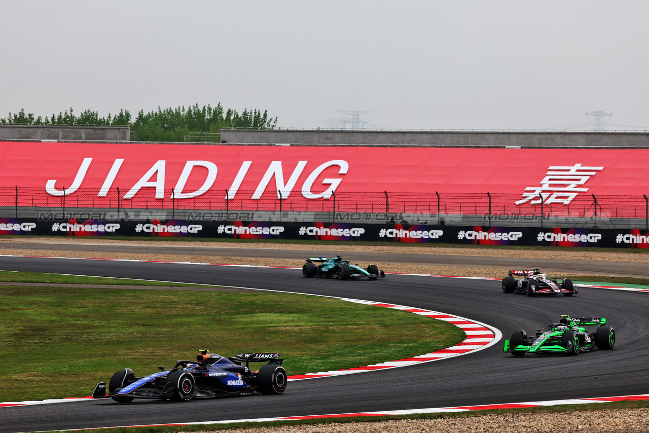 GP CINA, Logan Sargeant (USA) Williams Racing FW46.

21.04.2024. Formula 1 World Championship, Rd 5, Chinese Grand Prix, Shanghai, China, Gara Day.

- www.xpbimages.com, EMail: requests@xpbimages.com © Copyright: Batchelor / XPB Images