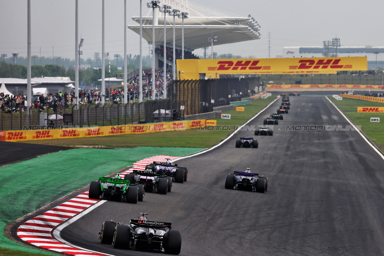 GP CINA, Kevin Magnussen (DEN) Haas VF-24.

21.04.2024. Formula 1 World Championship, Rd 5, Chinese Grand Prix, Shanghai, China, Gara Day.

- www.xpbimages.com, EMail: requests@xpbimages.com © Copyright: Batchelor / XPB Images