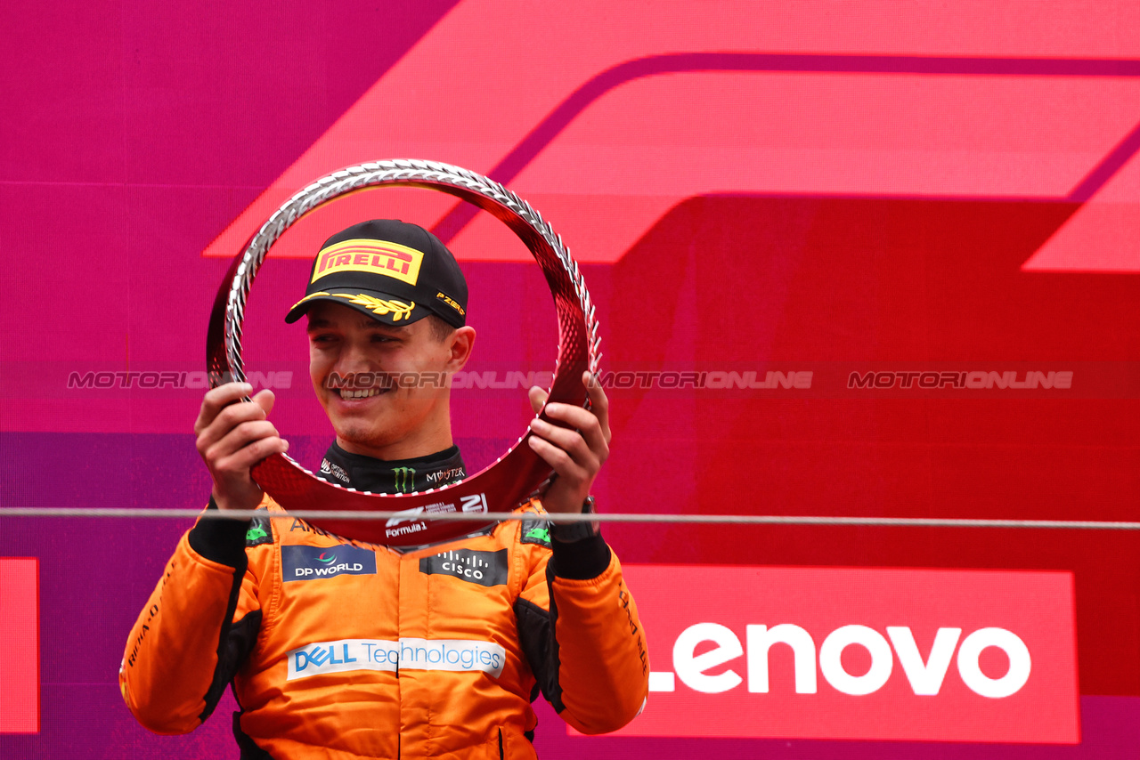 GP CINA, Lando Norris (GBR) McLaren celebrates his second position on the podium.

21.04.2024. Formula 1 World Championship, Rd 5, Chinese Grand Prix, Shanghai, China, Gara Day.

- www.xpbimages.com, EMail: requests@xpbimages.com © Copyright: Batchelor / XPB Images