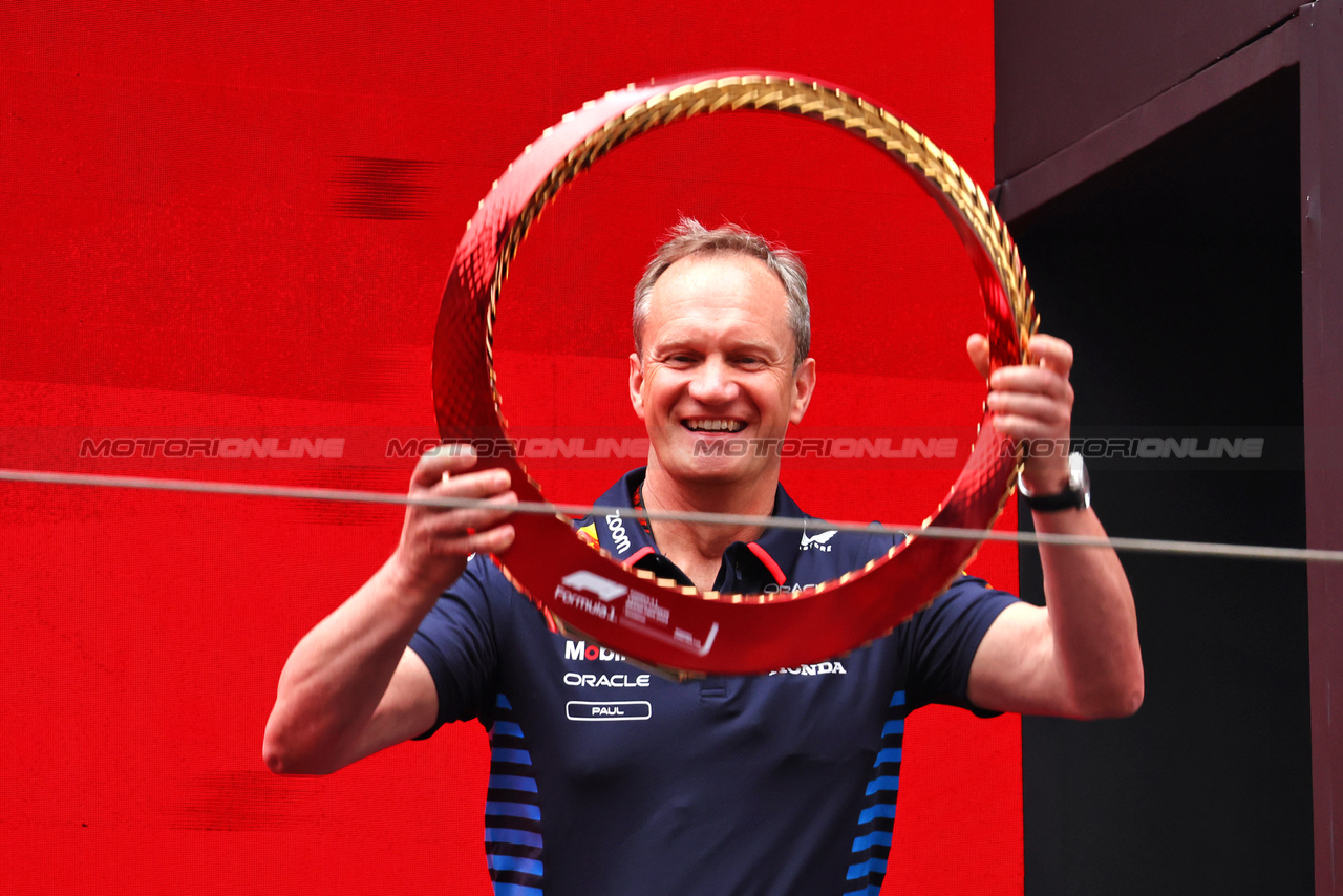 GP CINA, Paul Monaghan (GBR) Red Bull Racing Chief Engineer celebrates on the podium.

21.04.2024. Formula 1 World Championship, Rd 5, Chinese Grand Prix, Shanghai, China, Gara Day.

- www.xpbimages.com, EMail: requests@xpbimages.com © Copyright: Batchelor / XPB Images