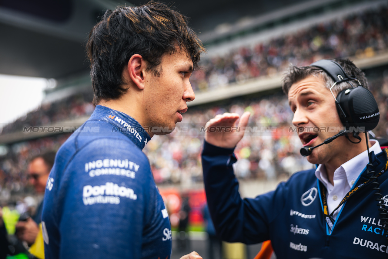 GP CINA, Alexander Albon (THA) Williams Racing on the grid.

21.04.2024. Formula 1 World Championship, Rd 5, Chinese Grand Prix, Shanghai, China, Gara Day.

- www.xpbimages.com, EMail: requests@xpbimages.com © Copyright: Bearne / XPB Images