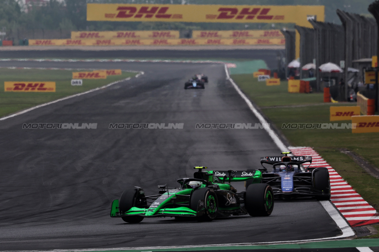 GP CINA, Zhou Guanyu (CHN) Sauber C44.

21.04.2024. Formula 1 World Championship, Rd 5, Chinese Grand Prix, Shanghai, China, Gara Day.

- www.xpbimages.com, EMail: requests@xpbimages.com © Copyright: Rew / XPB Images