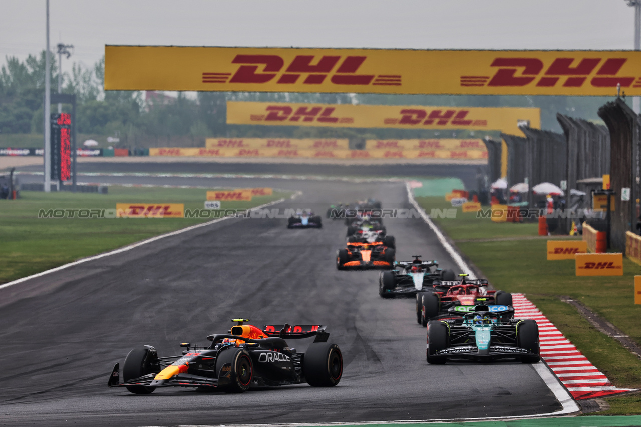 GP CINA, Sergio Perez (MEX) Red Bull Racing RB20.

21.04.2024. Formula 1 World Championship, Rd 5, Chinese Grand Prix, Shanghai, China, Gara Day.

- www.xpbimages.com, EMail: requests@xpbimages.com © Copyright: Rew / XPB Images