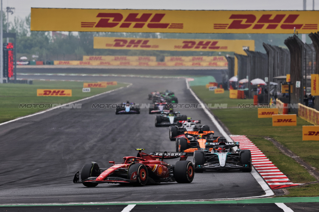 GP CINA, Carlos Sainz Jr (ESP) Ferrari SF-24.

21.04.2024. Formula 1 World Championship, Rd 5, Chinese Grand Prix, Shanghai, China, Gara Day.

- www.xpbimages.com, EMail: requests@xpbimages.com © Copyright: Rew / XPB Images