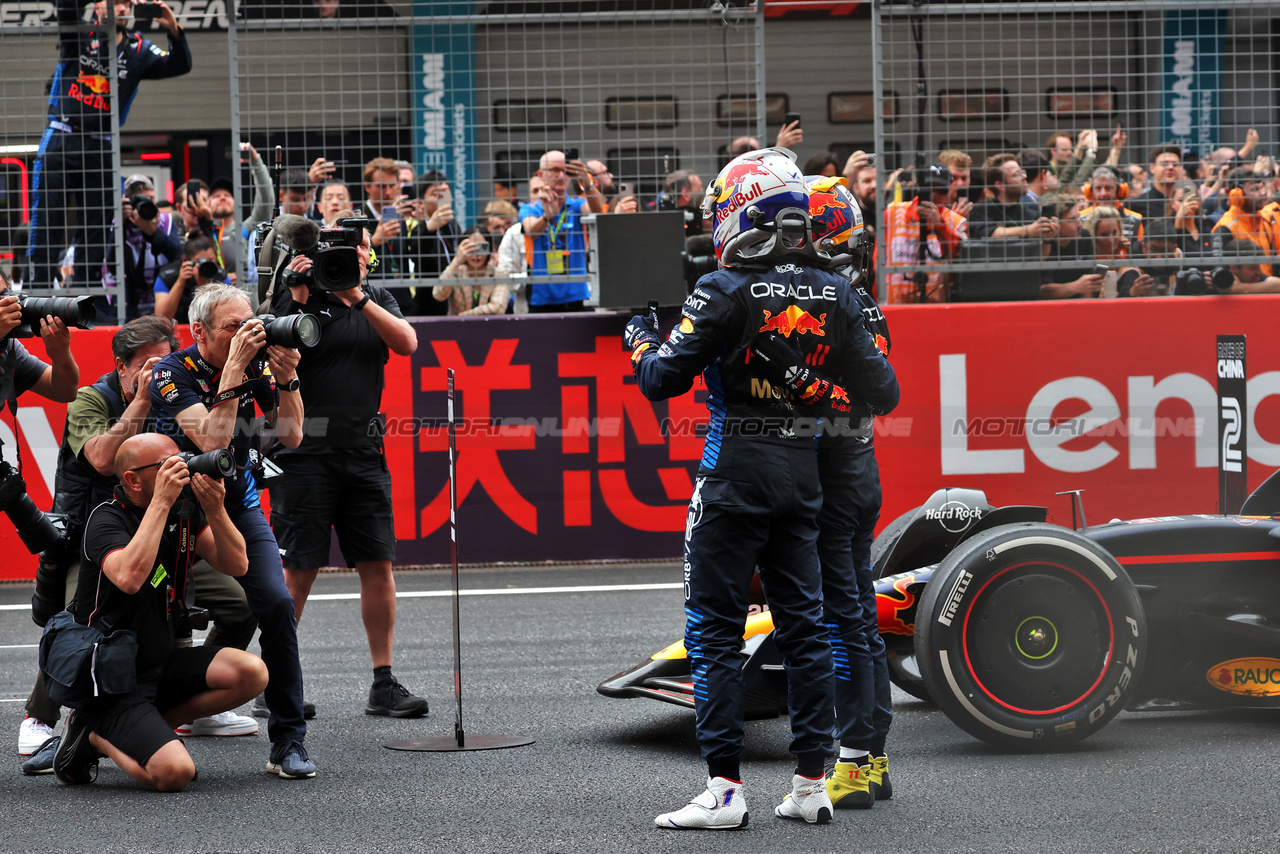 GP CINA, Gara winner Max Verstappen (NLD) Red Bull Racing RB20 celebrates in parc ferme with third placed team mate Sergio Perez (MEX) Red Bull Racing.

21.04.2024. Formula 1 World Championship, Rd 5, Chinese Grand Prix, Shanghai, China, Gara Day.

- www.xpbimages.com, EMail: requests@xpbimages.com © Copyright: Rew / XPB Images
