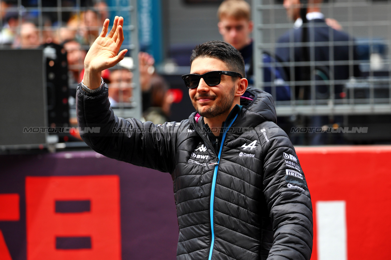GP CINA, Esteban Ocon (FRA) Alpine F1 Team on the drivers' parade.

21.04.2024. Formula 1 World Championship, Rd 5, Chinese Grand Prix, Shanghai, China, Gara Day.

 - www.xpbimages.com, EMail: requests@xpbimages.com © Copyright: Coates / XPB Images