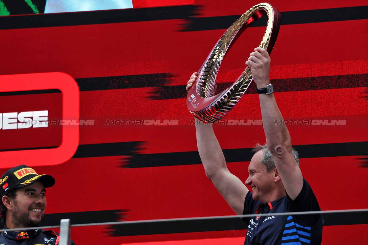 GP CINA, Paul Monaghan (GBR) Red Bull Racing Chief Engineer celebrates on the podium.

21.04.2024. Formula 1 World Championship, Rd 5, Chinese Grand Prix, Shanghai, China, Gara Day.

- www.xpbimages.com, EMail: requests@xpbimages.com © Copyright: Rew / XPB Images
