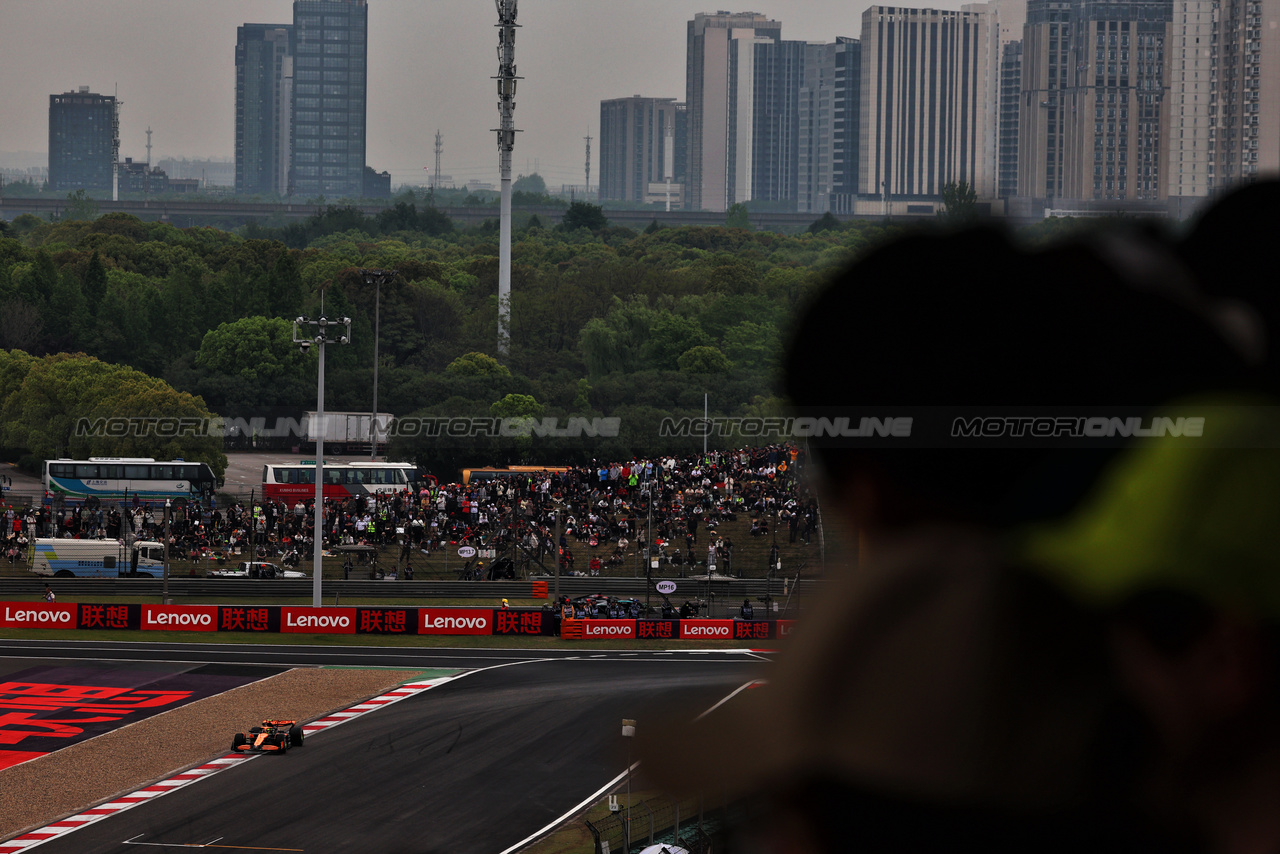 GP CINA, Lando Norris (GBR) McLaren MCL38.

21.04.2024. Formula 1 World Championship, Rd 5, Chinese Grand Prix, Shanghai, China, Gara Day.

 - www.xpbimages.com, EMail: requests@xpbimages.com © Copyright: Coates / XPB Images