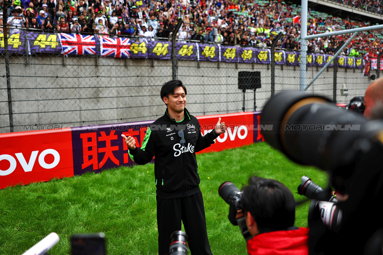 GP CINA, Zhou Guanyu (CHN) Sauber on the drivers' parade.

21.04.2024. Formula 1 World Championship, Rd 5, Chinese Grand Prix, Shanghai, China, Gara Day.

 - www.xpbimages.com, EMail: requests@xpbimages.com © Copyright: Coates / XPB Images