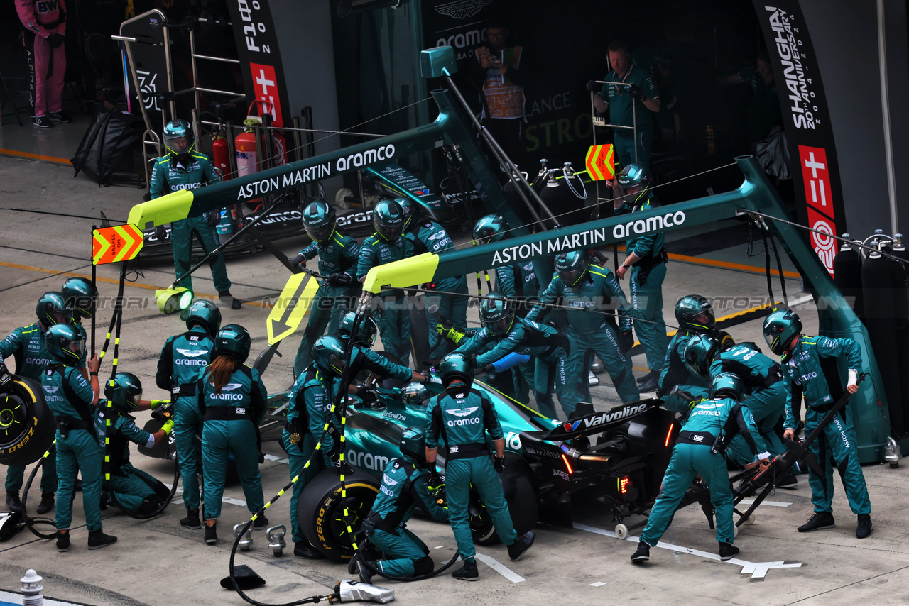 GP CINA, Lance Stroll (CDN) Aston Martin F1 Team AMR24 makes a pit stop.

21.04.2024. Formula 1 World Championship, Rd 5, Chinese Grand Prix, Shanghai, China, Gara Day.

 - www.xpbimages.com, EMail: requests@xpbimages.com © Copyright: Coates / XPB Images