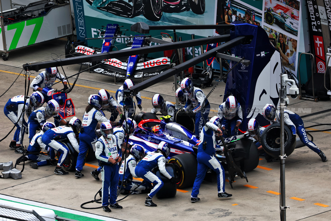 GP CINA, Yuki Tsunoda (JPN) RB VCARB 01 makes a pit stop.

21.04.2024. Formula 1 World Championship, Rd 5, Chinese Grand Prix, Shanghai, China, Gara Day.

 - www.xpbimages.com, EMail: requests@xpbimages.com © Copyright: Coates / XPB Images