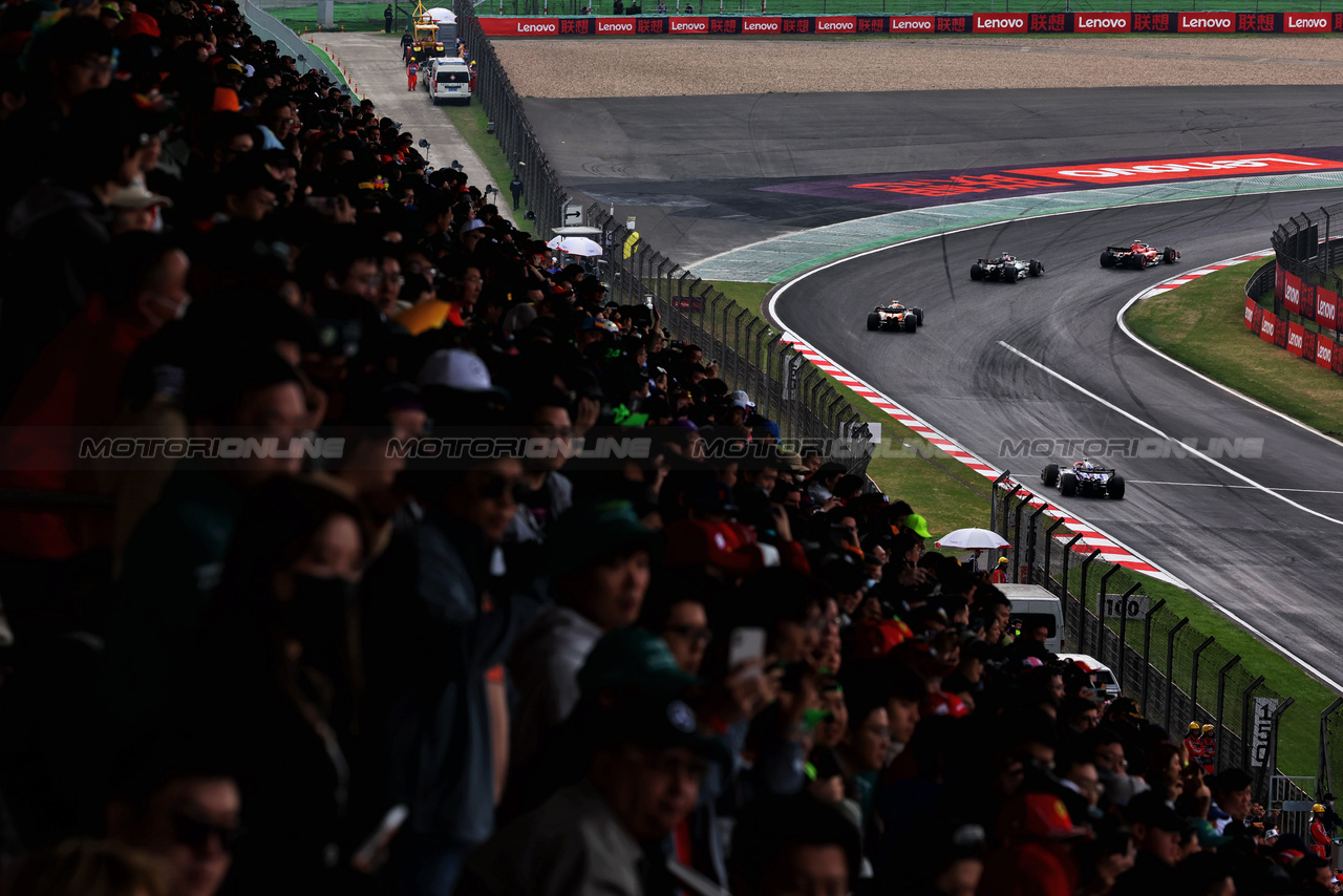 GP CINA, Daniel Ricciardo (AUS) RB VCARB 01.

21.04.2024. Formula 1 World Championship, Rd 5, Chinese Grand Prix, Shanghai, China, Gara Day.

 - www.xpbimages.com, EMail: requests@xpbimages.com © Copyright: Coates / XPB Images