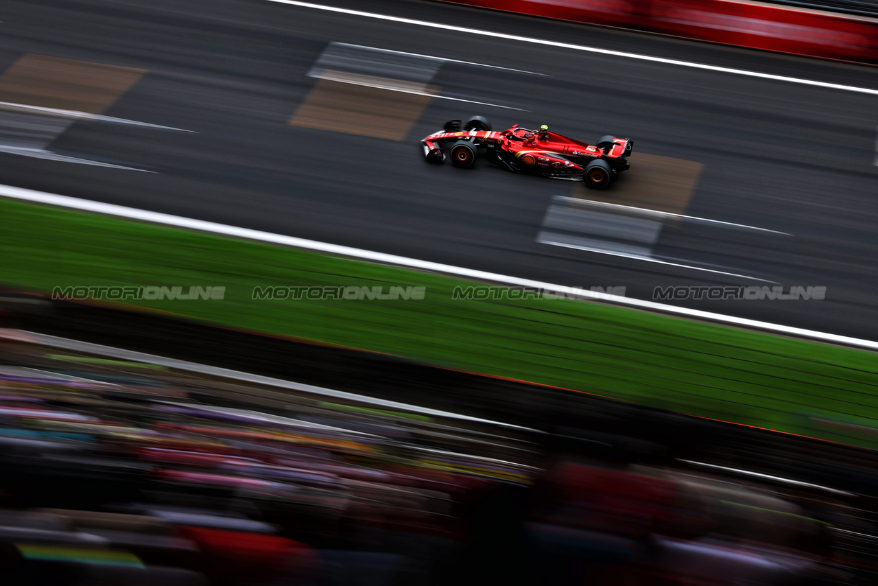 GP CINA, Carlos Sainz Jr (ESP) Ferrari SF-24.

21.04.2024. Formula 1 World Championship, Rd 5, Chinese Grand Prix, Shanghai, China, Gara Day.

 - www.xpbimages.com, EMail: requests@xpbimages.com © Copyright: Coates / XPB Images