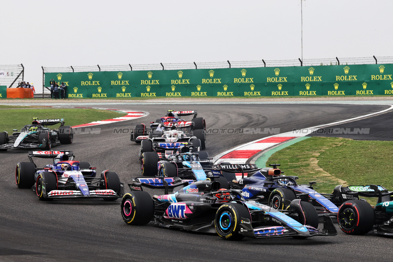 GP CINA, Esteban Ocon (FRA) Alpine F1 Team A524 at the partenza of the race.

21.04.2024. Formula 1 World Championship, Rd 5, Chinese Grand Prix, Shanghai, China, Gara Day.

- www.xpbimages.com, EMail: requests@xpbimages.com © Copyright: Bearne / XPB Images