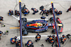 GP CINA, Sergio Perez (MEX) Red Bull Racing RB20 makes a pit stop.
21.04.2024. Formula 1 World Championship, Rd 5, Chinese Grand Prix, Shanghai, China, Gara Day.
- www.xpbimages.com, EMail: requests@xpbimages.com © Copyright: Bearne / XPB Images