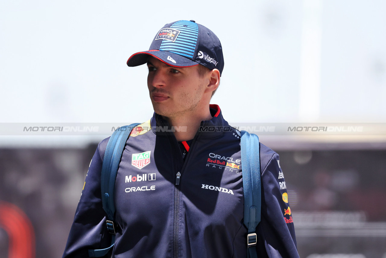 GP CINA, Max Verstappen (NLD) Red Bull Racing.

18.04.2024. Formula 1 World Championship, Rd 5, Chinese Grand Prix, Shanghai, China, Preparation Day.

- www.xpbimages.com, EMail: requests@xpbimages.com © Copyright: Bearne / XPB Images