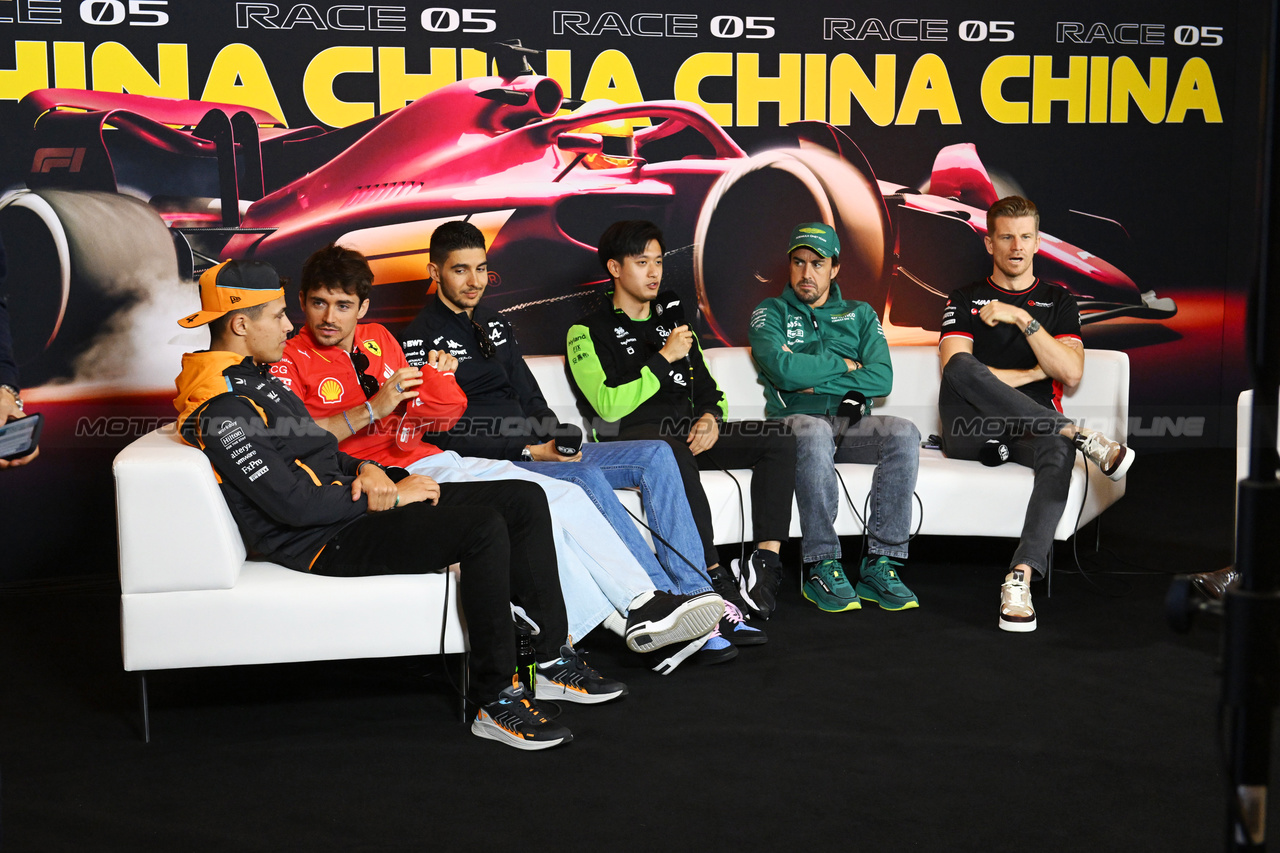 GP CINA, (L to R): Lando Norris (GBR) McLaren; Charles Leclerc (MON) Ferrari; Esteban Ocon (FRA) Alpine F1 Team; Zhou Guanyu (CHN) Sauber; Fernando Alonso (ESP) Aston Martin F1 Team; e Nico Hulkenberg (GER) Haas F1 Team, in the FIA Press Conference.

18.04.2024. Formula 1 World Championship, Rd 5, Chinese Grand Prix, Shanghai, China, Preparation Day.

- www.xpbimages.com, EMail: requests@xpbimages.com © Copyright: XPB Images