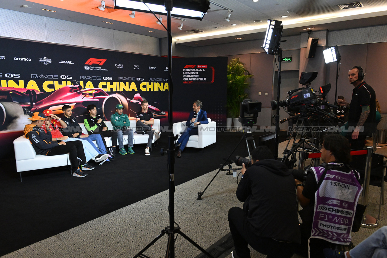 GP CINA, (L to R): Lando Norris (GBR) McLaren; Charles Leclerc (MON) Ferrari; Esteban Ocon (FRA) Alpine F1 Team; Zhou Guanyu (CHN) Sauber; Fernando Alonso (ESP) Aston Martin F1 Team; e Nico Hulkenberg (GER) Haas F1 Team, in the FIA Press Conference.

18.04.2024. Formula 1 World Championship, Rd 5, Chinese Grand Prix, Shanghai, China, Preparation Day.

- www.xpbimages.com, EMail: requests@xpbimages.com © Copyright: XPB Images