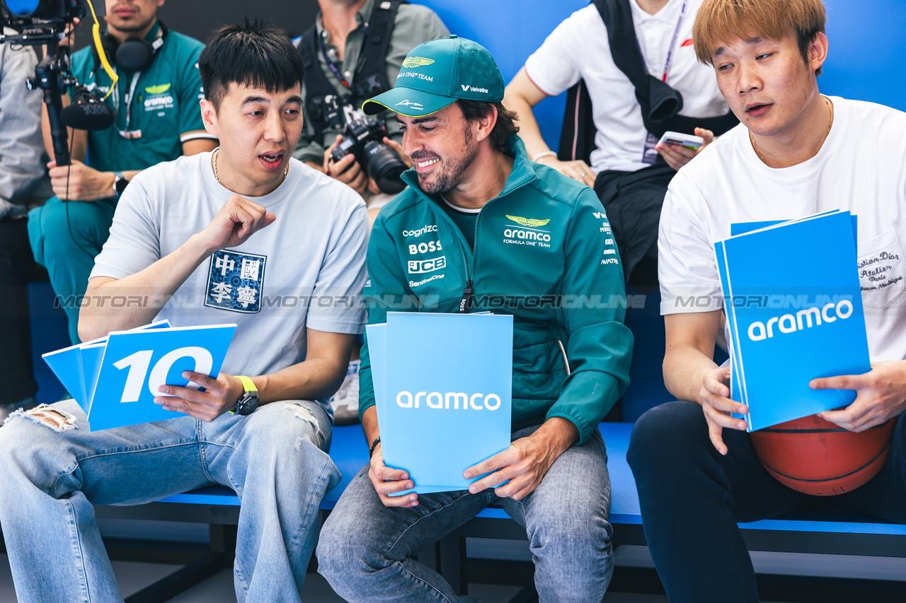 GP CINA, Fernando Alonso (ESP) Aston Martin F1 Team.

18.04.2024. Formula 1 World Championship, Rd 5, Chinese Grand Prix, Shanghai, China, Preparation Day.

- www.xpbimages.com, EMail: requests@xpbimages.com © Copyright: Bearne / XPB Images