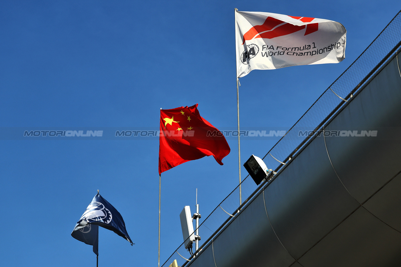 GP CINA, Paddock Atmosfera - flags.

18.04.2024. Formula 1 World Championship, Rd 5, Chinese Grand Prix, Shanghai, China, Preparation Day.

- www.xpbimages.com, EMail: requests@xpbimages.com © Copyright: Rew / XPB Images