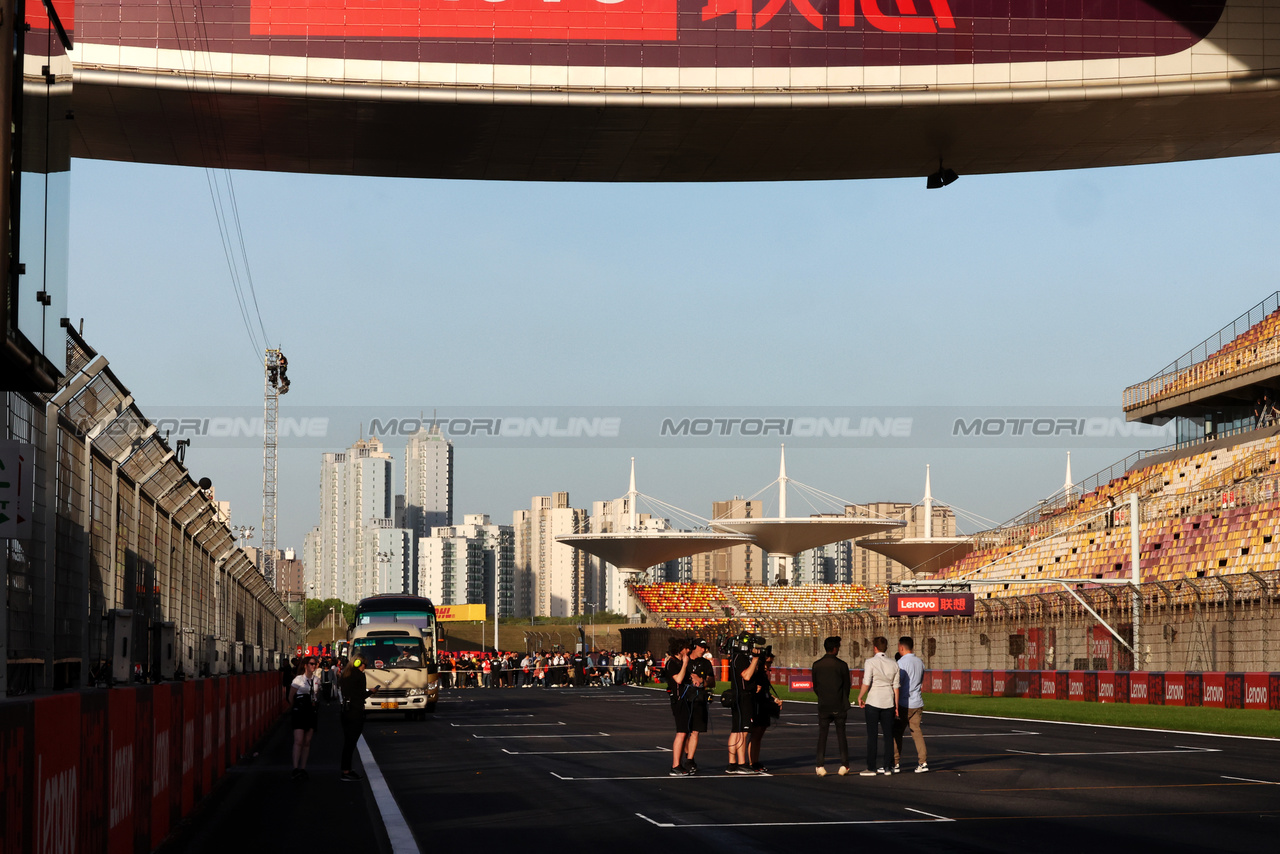 GP CINA, Circuit Atmosfera - partenza / finish straight.

18.04.2024. Formula 1 World Championship, Rd 5, Chinese Grand Prix, Shanghai, China, Preparation Day.

- www.xpbimages.com, EMail: requests@xpbimages.com © Copyright: Rew / XPB Images